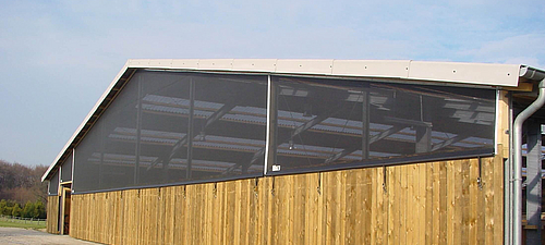 Spannvariante an Reithalle Der Giebel der Reithalle verkleidet mit der Lubratec Spannvariante